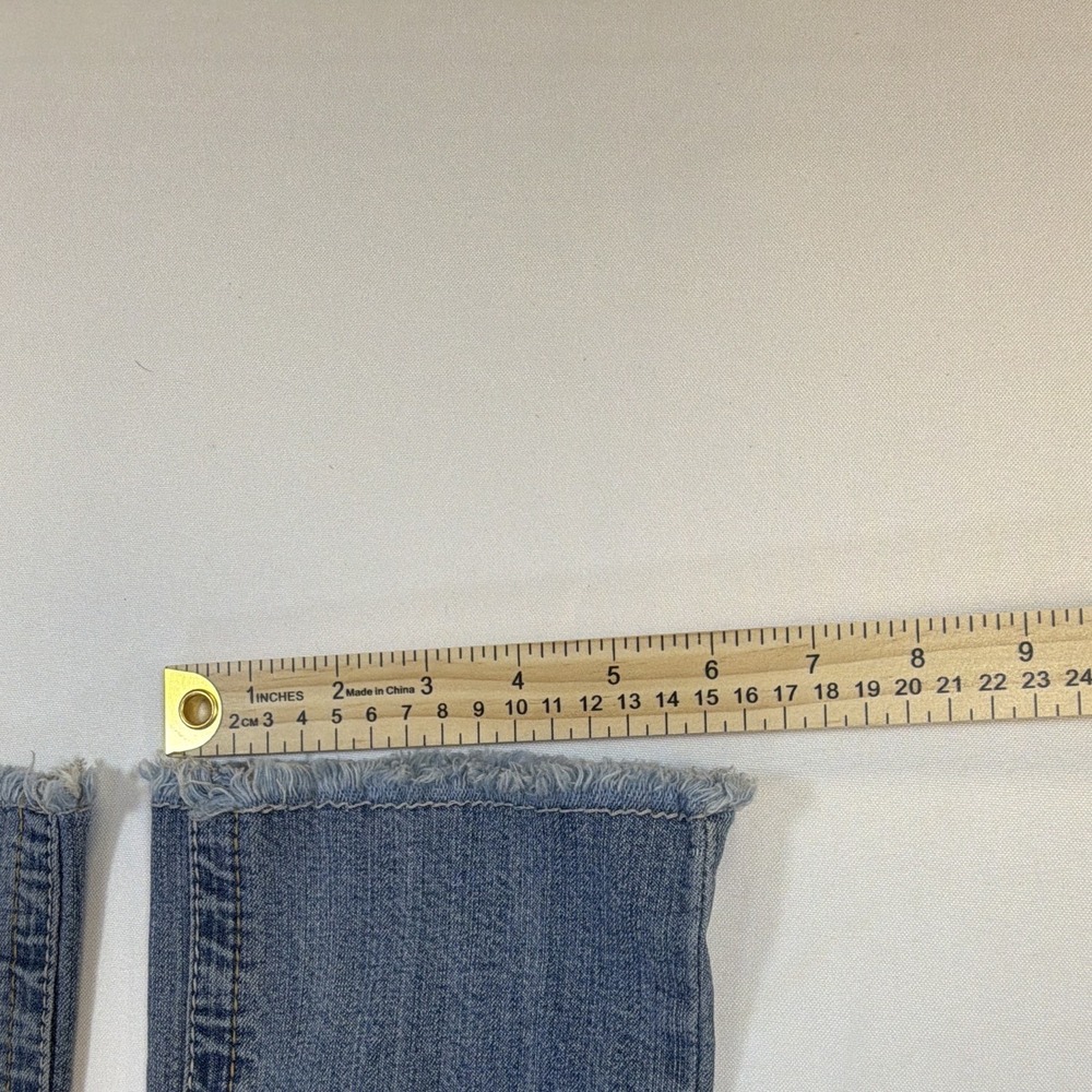 Rue21 Juniors Blue Distressed Cropped Jeans Size 21 Medium Wash Denim - Picture 5 of 12